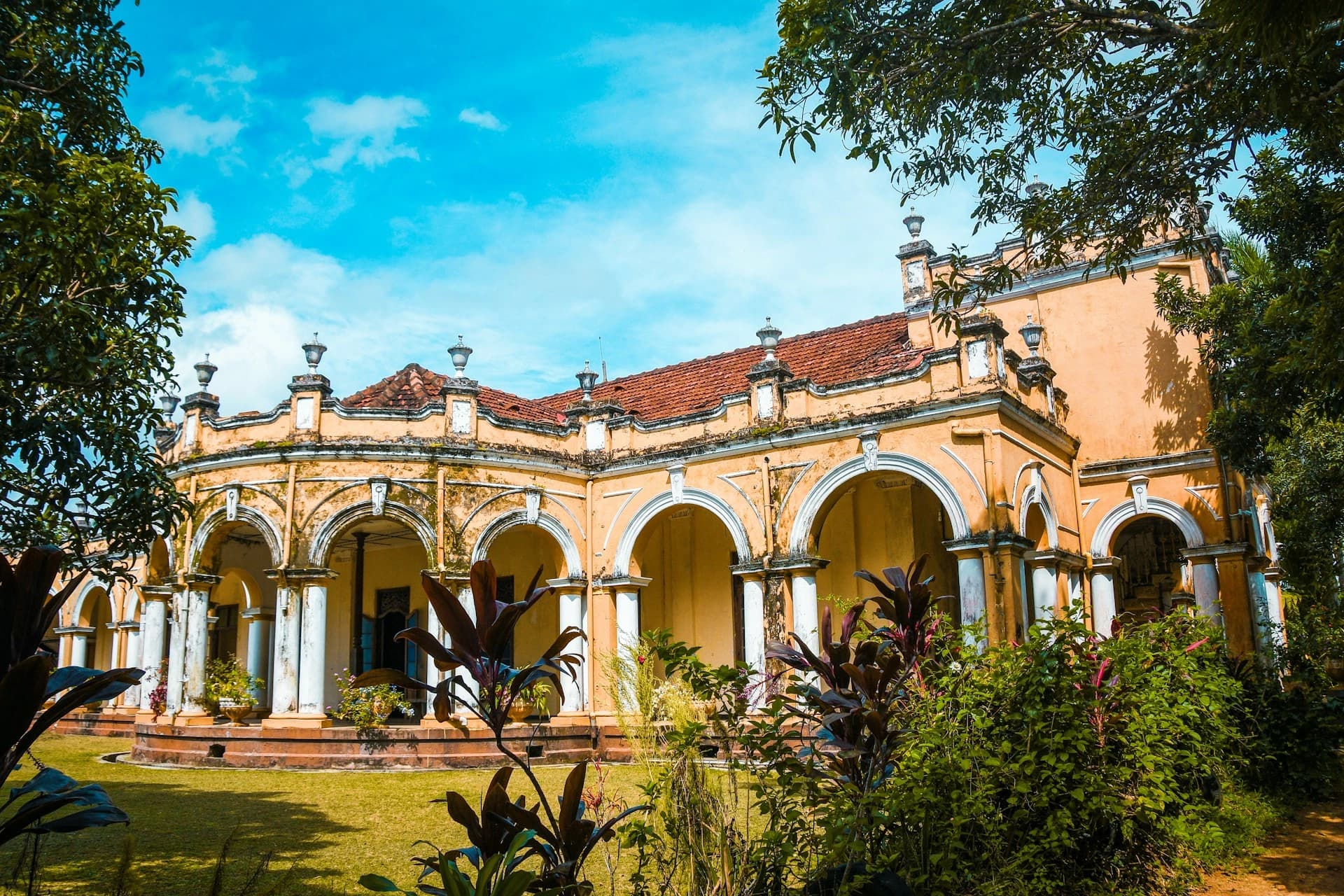 Edwardian Richmond Castle mansion near Kalutara